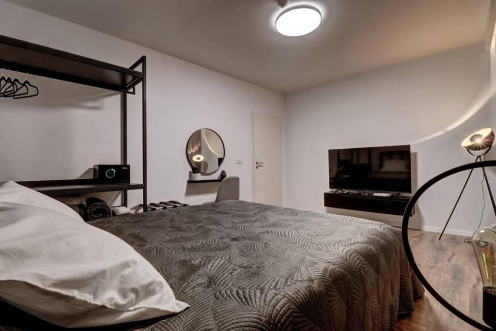 Town Square Apartment Pristina Kültér fotó